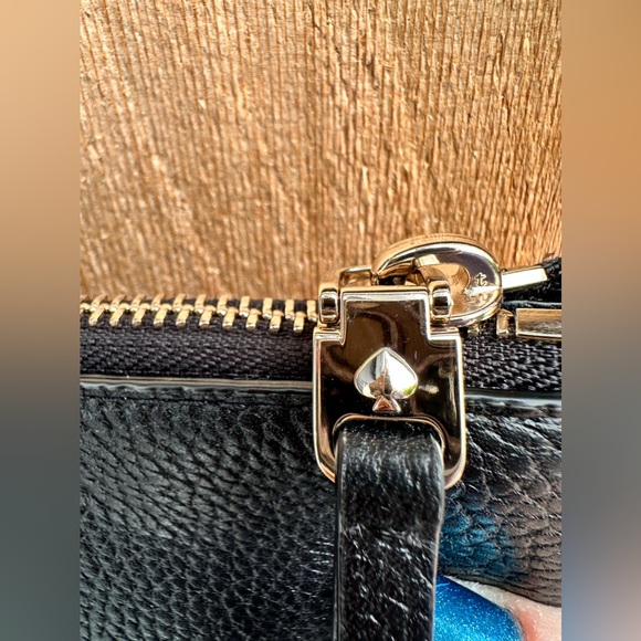 EUC!! Kate Spade ♠️ Black
Polly Small Swing Pack Cross Body! - Picture 3 of 8